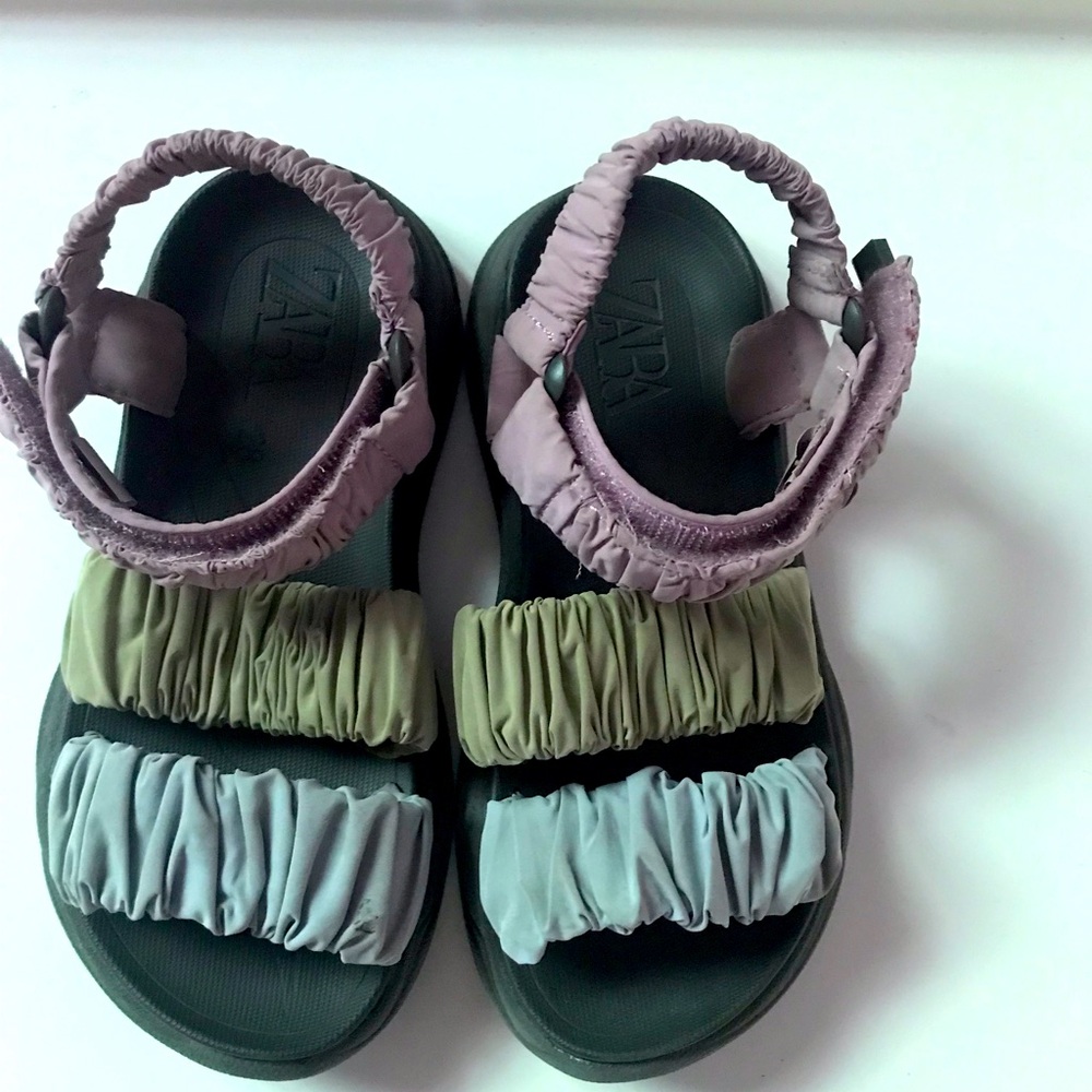 Zara Kids Girls Sandals Strappy Plaited Straps Sz 11  gray light purple